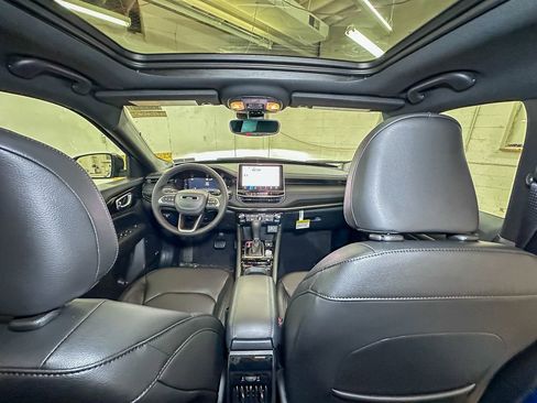 New 2026 Jeep Compass Limited w/ Sun, Sound & Navigation Group AWD/4WD image 23