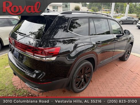 Certified 2026 Volkswagen Atlas SE w/ Panoramic Sunroof Package FWD image 5