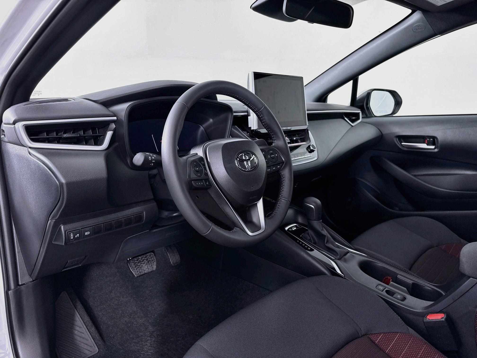 Certified 2026 Toyota Corolla SE w/ SE Package FWD image 9