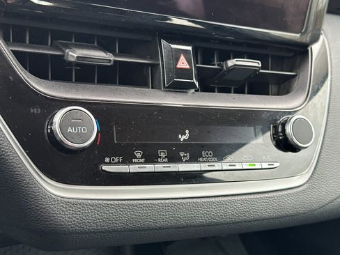 Used 2025 Toyota Corolla LE image 18