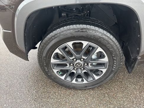 Used 2023 Toyota Tundra Limited image 12