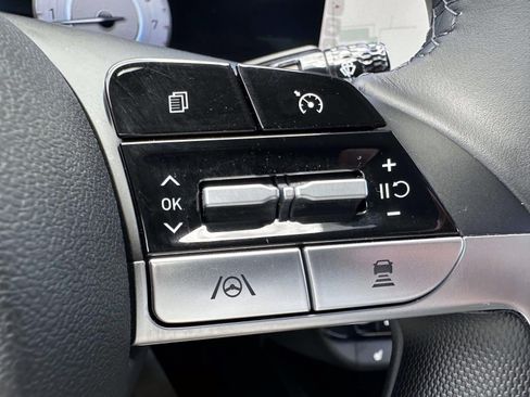 Used 2023 Hyundai Elantra SEL w/ Convenience Package FWD image 16