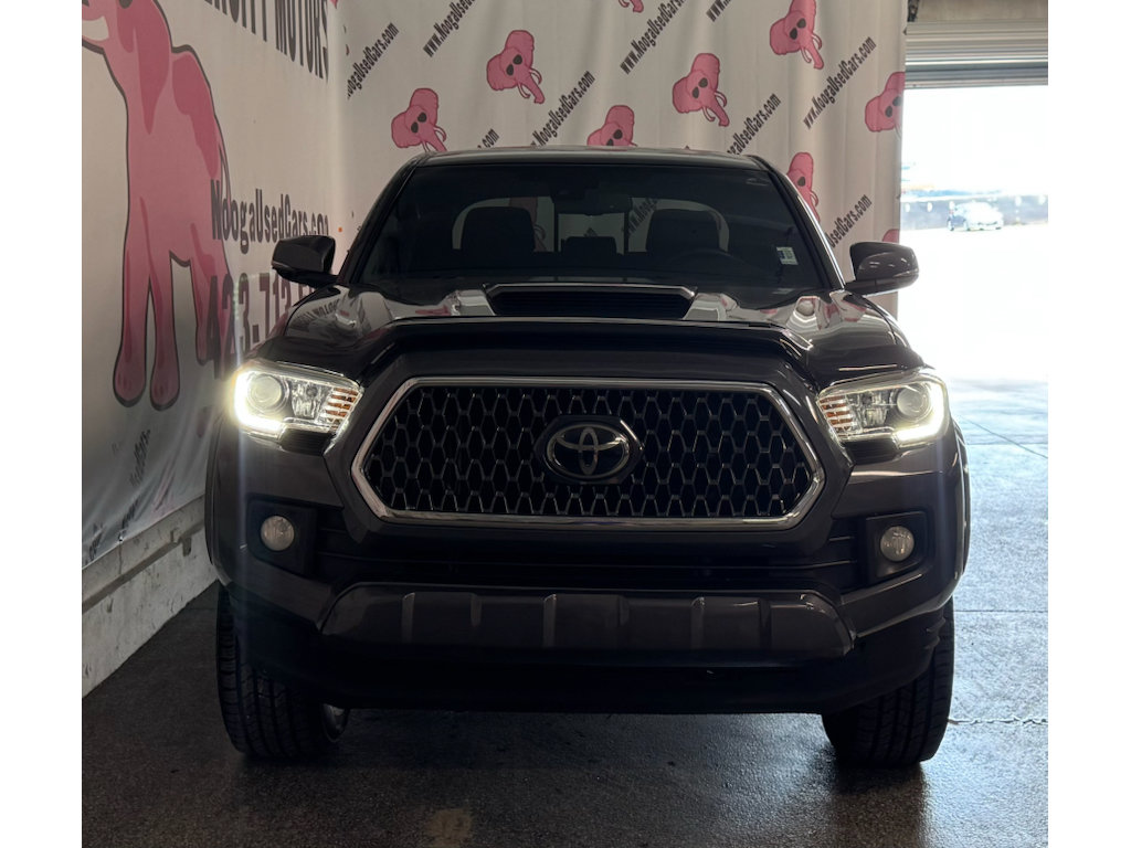 Used 2018 Toyota Tacoma TRD Sport RWD image 5