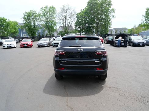 Used 2022 Jeep Compass Latitude w/ Convenience Group AWD/4WD image 4