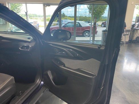 Used 2021 Chevrolet TrailBlazer LT w/ Sun and Liftgate Package AWD/4WD image 19