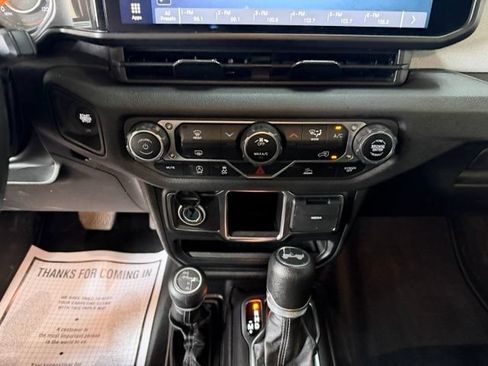 Certified 2024 Jeep Wrangler Unlimited Sport AWD/4WD image 32