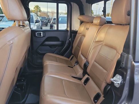 Used 2021 Jeep Gladiator Overland w/ Popular Equipment Package image 11
