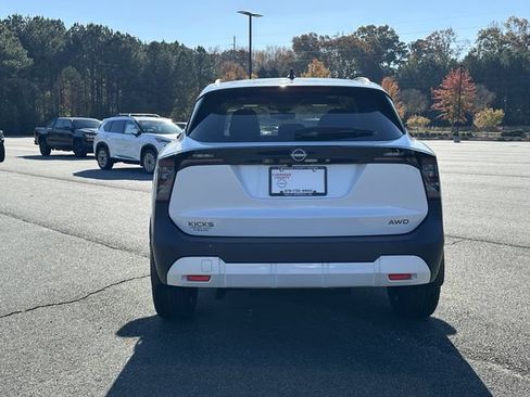 New 2026 Nissan Kicks SV w/ SV Premium Package AWD/4WD image 8