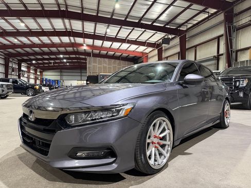 Used 2018 Honda Accord Sport image 9