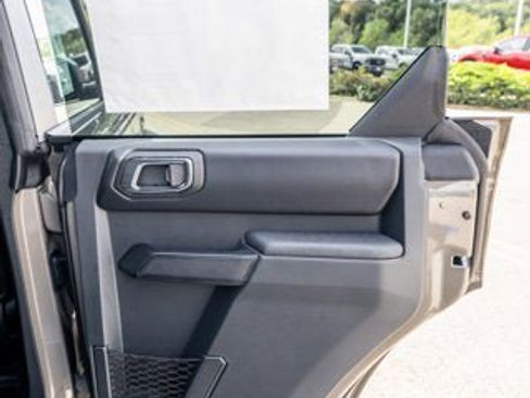 New 2025 Ford Bronco Badlands image 15