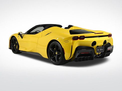 Used 2022 Ferrari SF90 Spider image 2