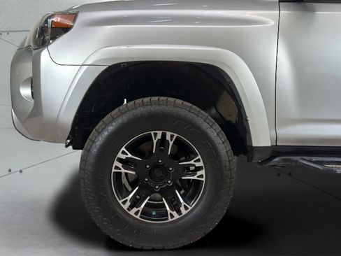 Used 2019 Toyota 4Runner TRD Off-Road Premium AWD/4WD image 36