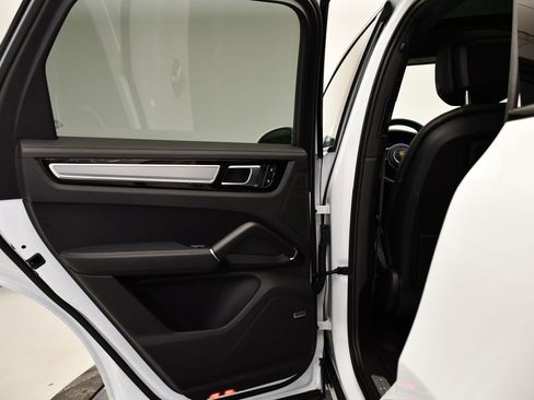 Used 2023 Porsche Cayenne S image 43