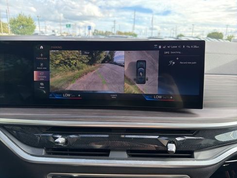 Certified 2023 BMW X7 xDrive40i w/ Executive Package image 12