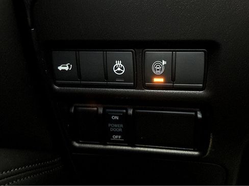 Used 2023 Nissan Armada SL image 13