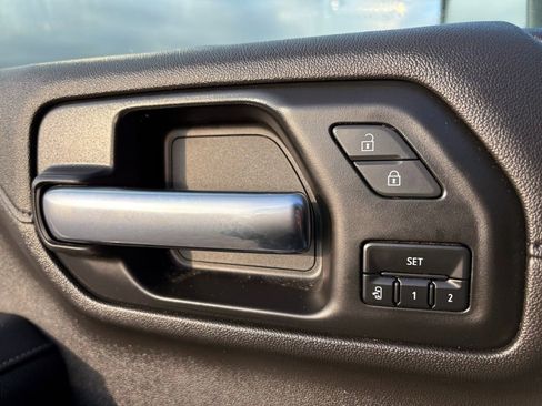 Used 2022 Chevrolet Silverado 2500 LTZ w/ LTZ Convenience Package image 21