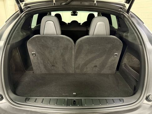 Used 2025 Tesla Model X AWD/4WD image 31