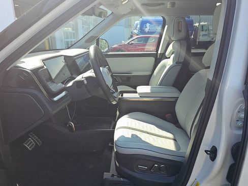 Used 2024 Rivian R1S Adventure image 3