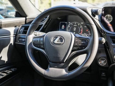 Used 2025 Lexus ES 350 w/ Premium Package FWD image 14