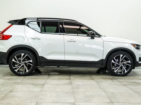 Used 2021 Volvo XC40 T5 R-Design w/ Protection Package Premier AWD/4WD image 10
