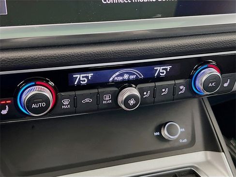 Used 2025 Audi Q3 2.0T Premium image 12