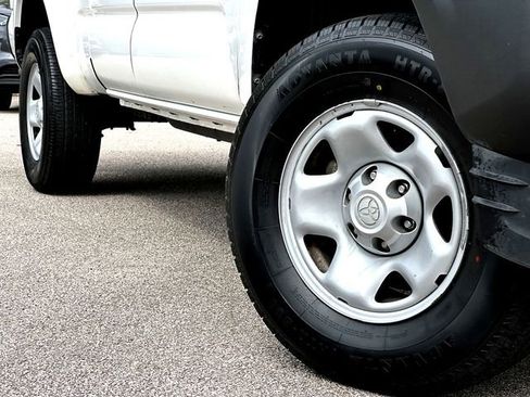 Used 2023 Toyota Tacoma SR RWD image 2