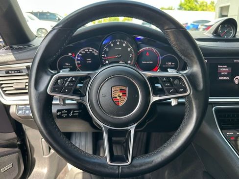 Used 2019 Porsche Panamera image 45