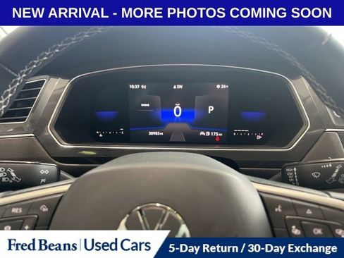 Used 2022 Volkswagen Tiguan SE w/ Panoramic Sunroof Package image 5