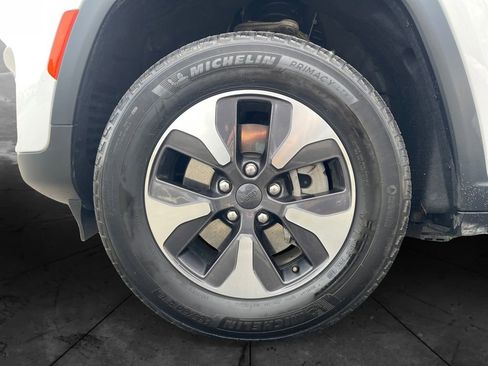 Used 2023 Jeep Grand Cherokee 4WD 4xe image 14