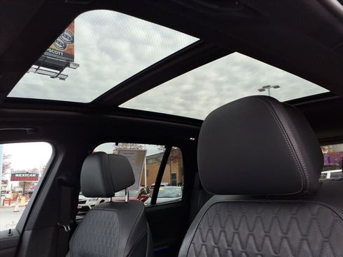 Used 2022 BMW X5 M50i w/ Executive Package image 16