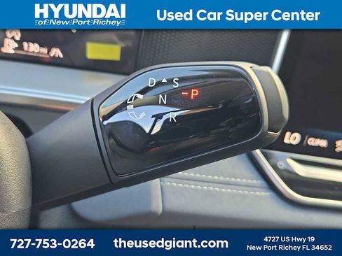 Used 2025 Volkswagen Tiguan SE w/ Panoramic Sunroof Package image 31