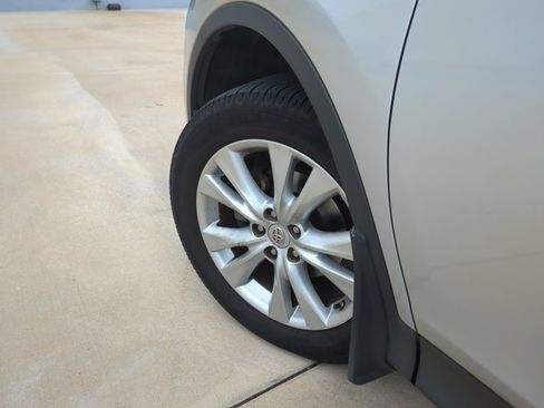Used 2015 Toyota RAV4 Limited w/ Outdoor Package FWD image 10