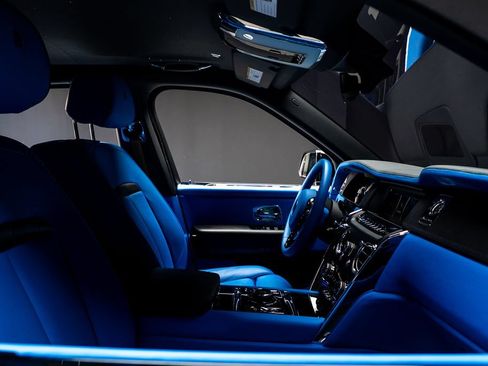 Used 2022 Rolls-Royce Cullinan w/ Cullinan Package AWD/4WD image 39