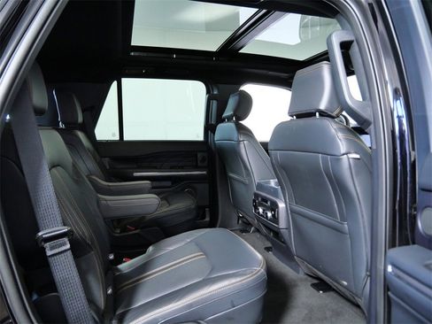 Used 2024 Ford Expedition Platinum image 14