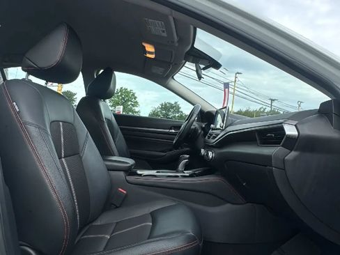 Used 2023 Nissan Altima 2.5 SR FWD image 25