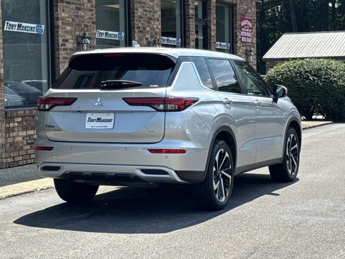Used 2023 Mitsubishi Outlander SE AWD/4WD image 5