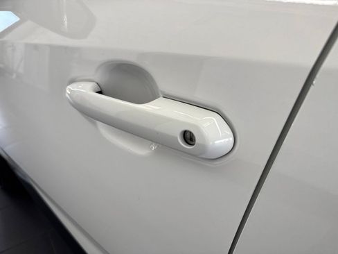 Used 2025 Toyota RAV4 XLE AWD/4WD image 11