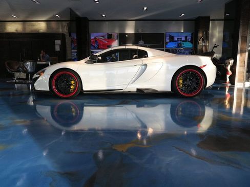 Used 2015 McLaren 650S Spider image 11