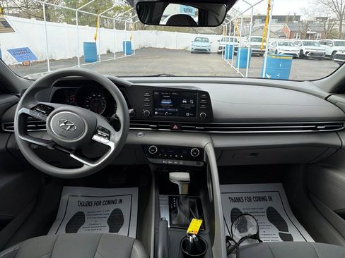 Used 2023 Hyundai Elantra SEL image 14