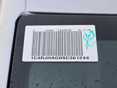 New 2025 Jeep Grand Cherokee Altitude image 31