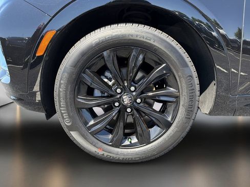 Used 2024 Buick Envista Sport Touring w/ Convenience I Package FWD image 10