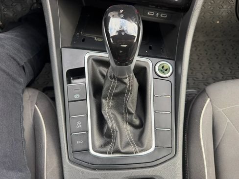 Used 2025 Volkswagen Jetta Sport FWD image 20