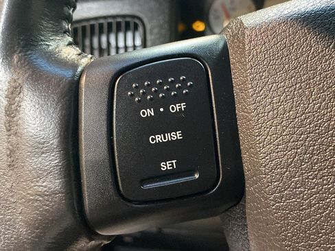 Used 2005 Dodge Ram 1500 Truck 2WD Regular Cab image 10