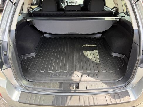 Used 2011 Subaru Outback 2.5i Premium AWD/4WD image 13