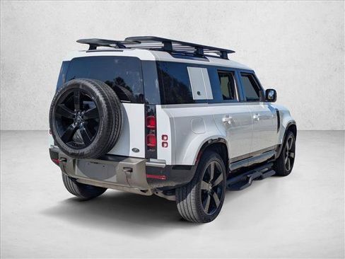 Used 2022 Land Rover Defender 110 X-Dynamic SE AWD/4WD image 5