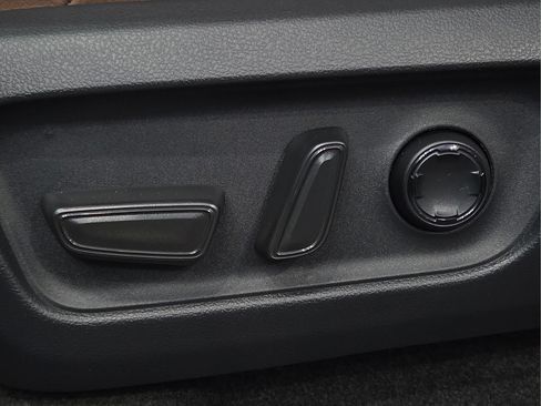 New 2026 Toyota 4Runner Limited AWD/4WD image 19