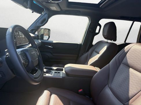 Used 2025 Toyota Land Cruiser w/ Premium Package image 12