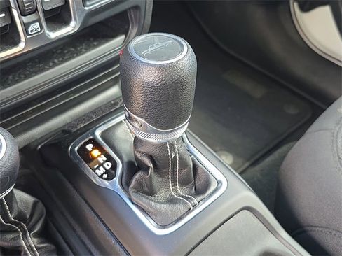 Used 2023 Jeep Gladiator Overland image 27