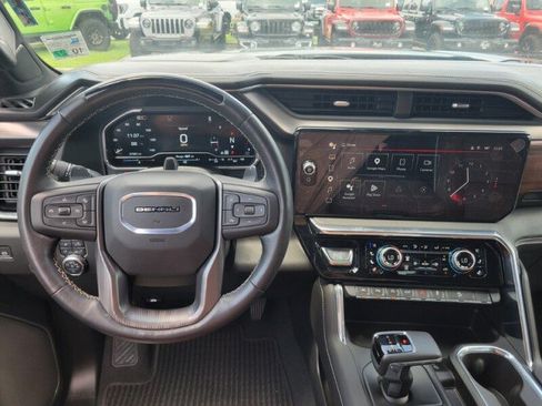Used 2025 GMC Sierra 1500 Denali Ultimate AWD/4WD image 18