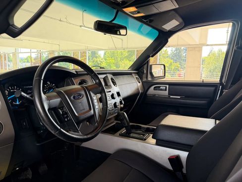 Used 2017 Ford Expedition XLT AWD/4WD image 17